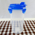 botella clara de la salsa plástica de la categoría alimenticia del diseño de la compañía con la tapa